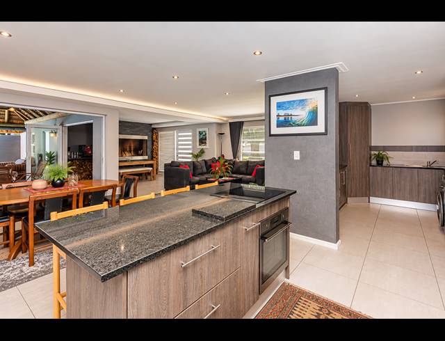 3 BEDROOM HOUSE FOR SALE IN PLATTEKLOOF GLEN